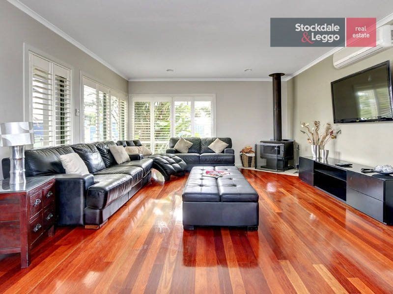 4 Victoria Street, Safety Beach VIC 3936