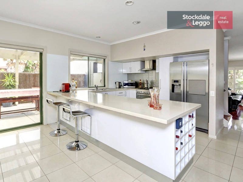 4 Victoria Street, Safety Beach VIC 3936