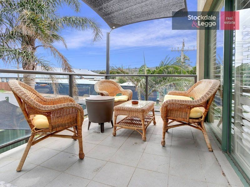 4 Victoria Street, Safety Beach VIC 3936