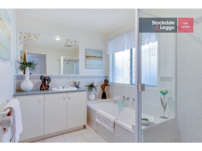 42 Victoria Street, Safety Beach VIC 3936