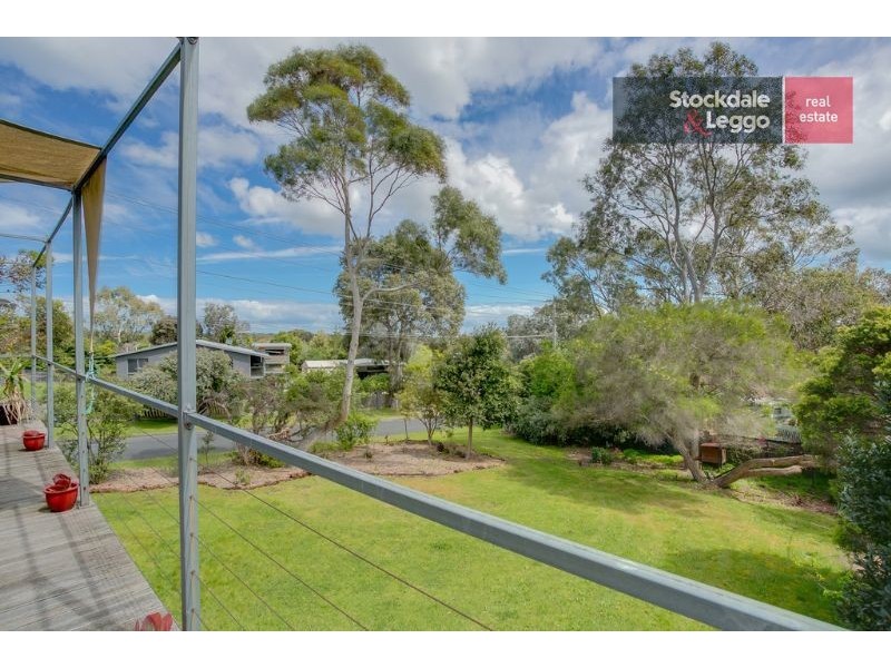 16 Hillman Avenue, Mccrae VIC 3938