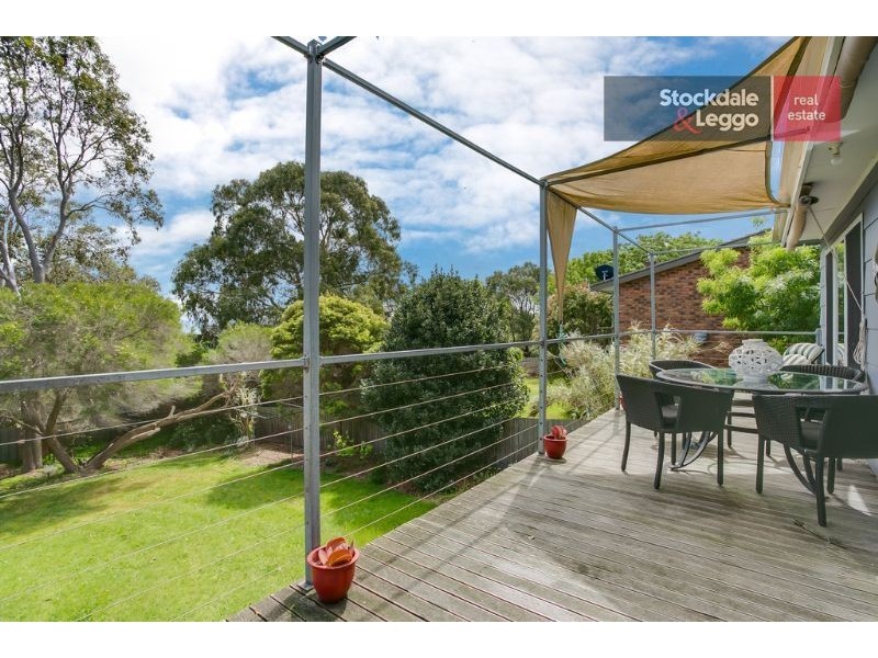 16 Hillman Avenue, Mccrae VIC 3938