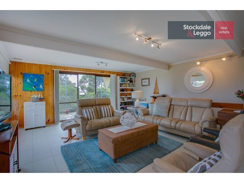 16 Hillman Avenue, Mccrae VIC 3938