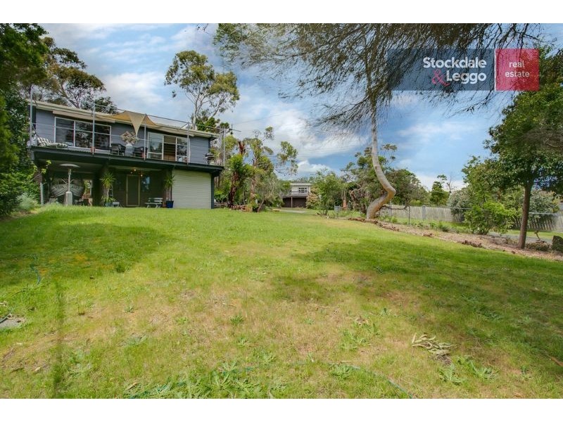 16 Hillman Avenue, Mccrae VIC 3938