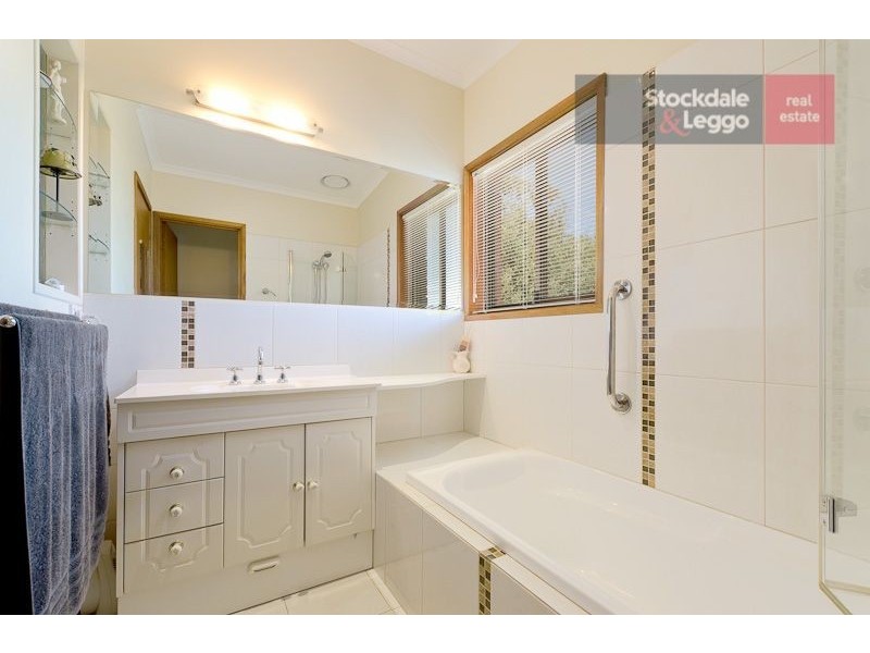 8 Wonga Grove, Mccrae VIC 3938