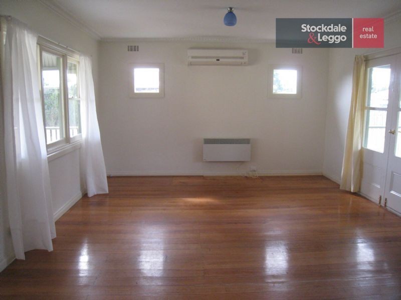 32 Coveside Avenue, Safety Beach VIC 3936