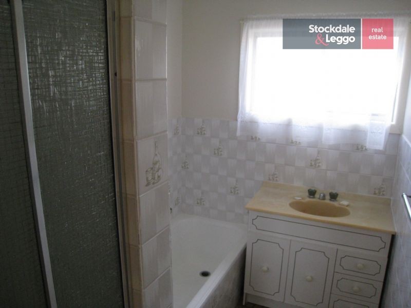 32 Coveside Avenue, Safety Beach VIC 3936