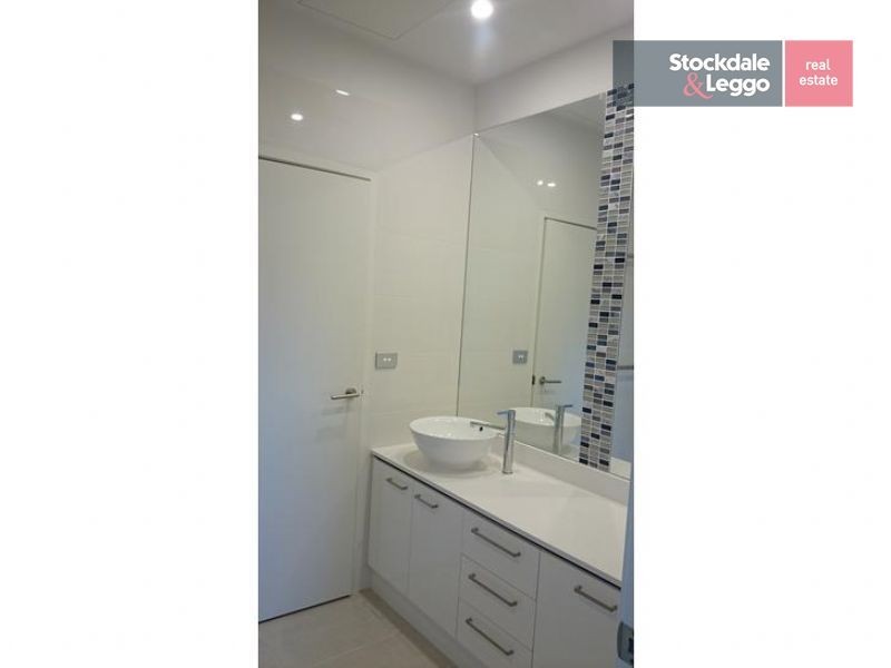 2.02/277-281 Point Nepean Road, Dromana VIC 3936