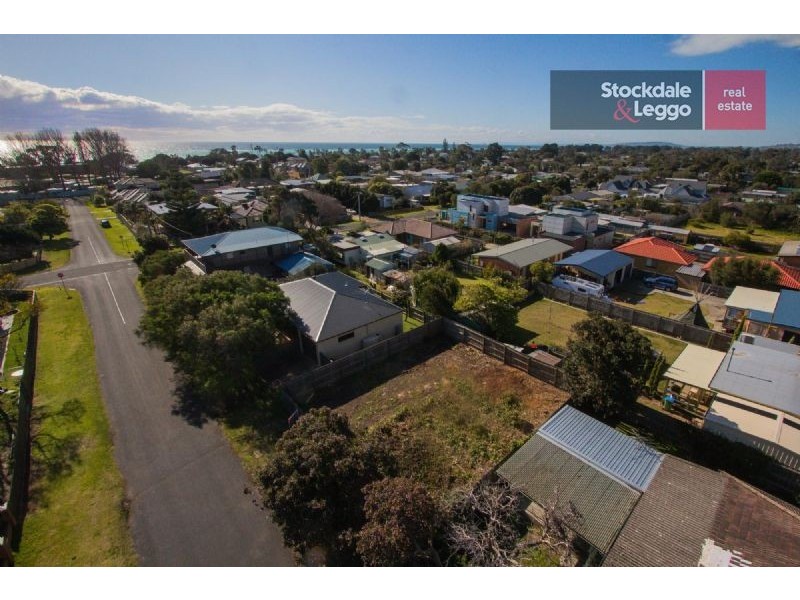 15 Staughton Avenue, Rosebud West VIC 3940