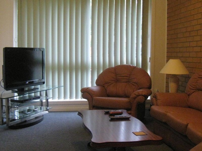 2/8 Seaview Parade, Dromana VIC 3936