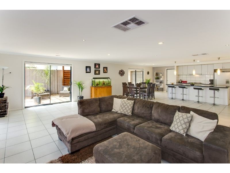 81 Bayview Avenue, Rosebud VIC 3939