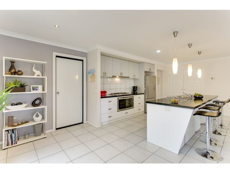 81 Bayview Avenue, Rosebud VIC 3939