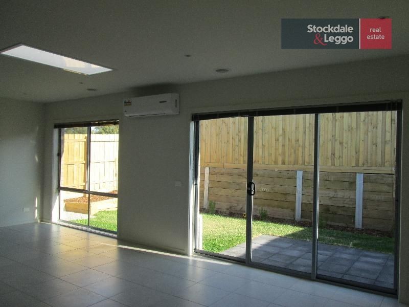 16 Woodright Circuit, Cranbourne VIC 3977