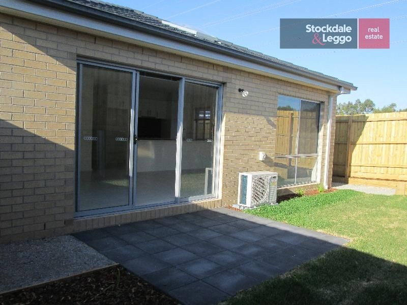 16 Woodright Circuit, Cranbourne VIC 3977