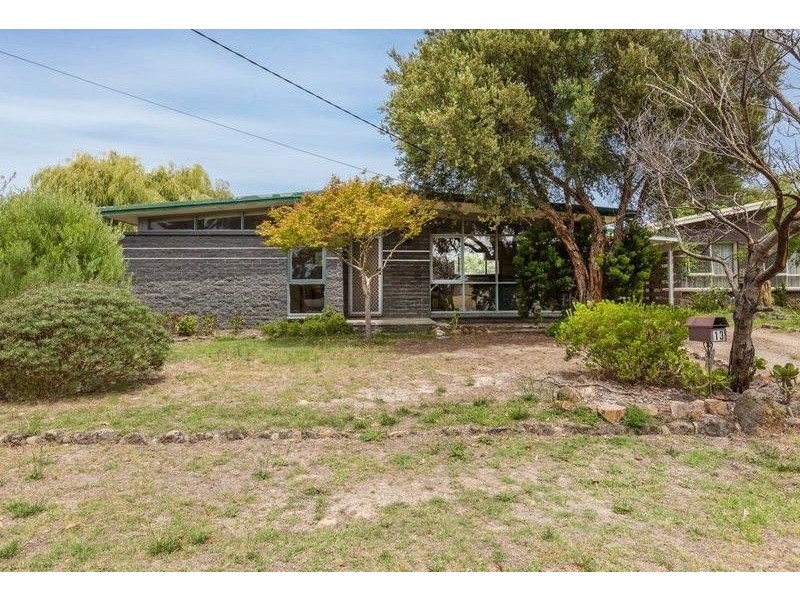 13 Hakea Avenue, Rosebud West VIC 3940