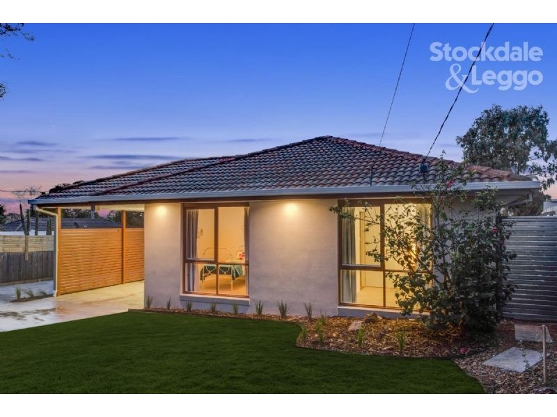 26 Moorfield Avenue, Rosebud VIC 3939