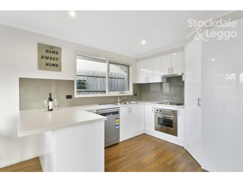 26 Moorfield Avenue, Rosebud VIC 3939