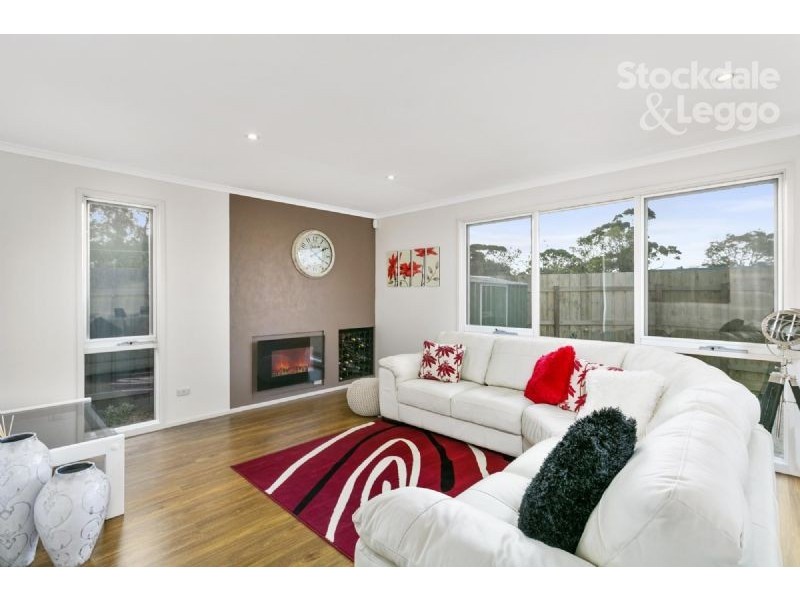 26 Moorfield Avenue, Rosebud VIC 3939