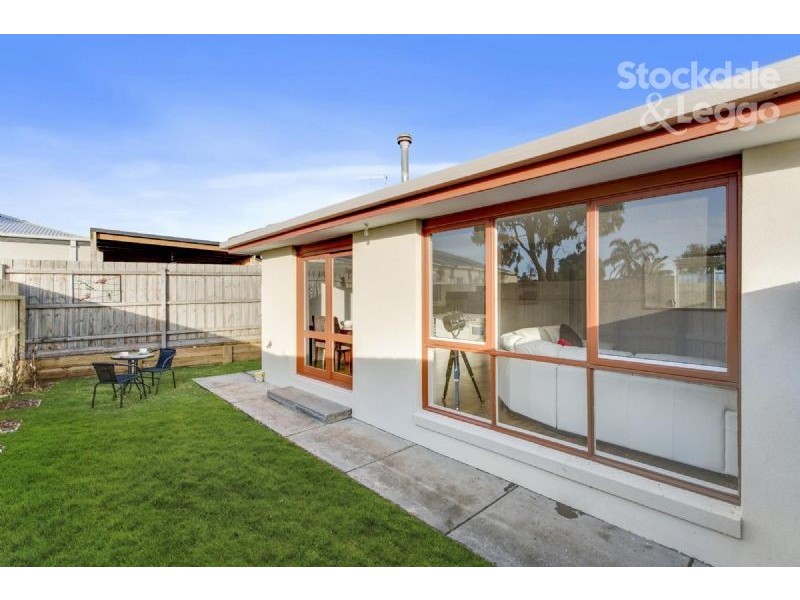 26 Moorfield Avenue, Rosebud VIC 3939
