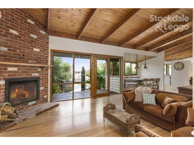 40 Bayview Avenue, Rosebud VIC 3939