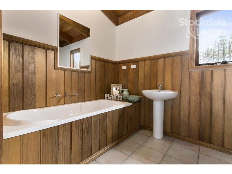 40 Bayview Avenue, Rosebud VIC 3939