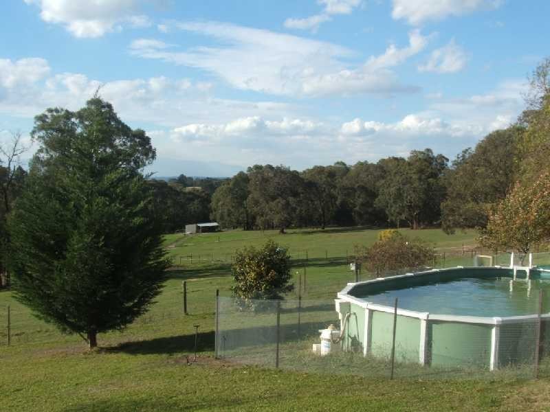 15 Cherry Road, Macclesfield VIC 3782