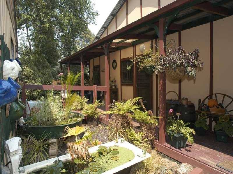 2 Avon Road, Avonsleigh VIC 3782