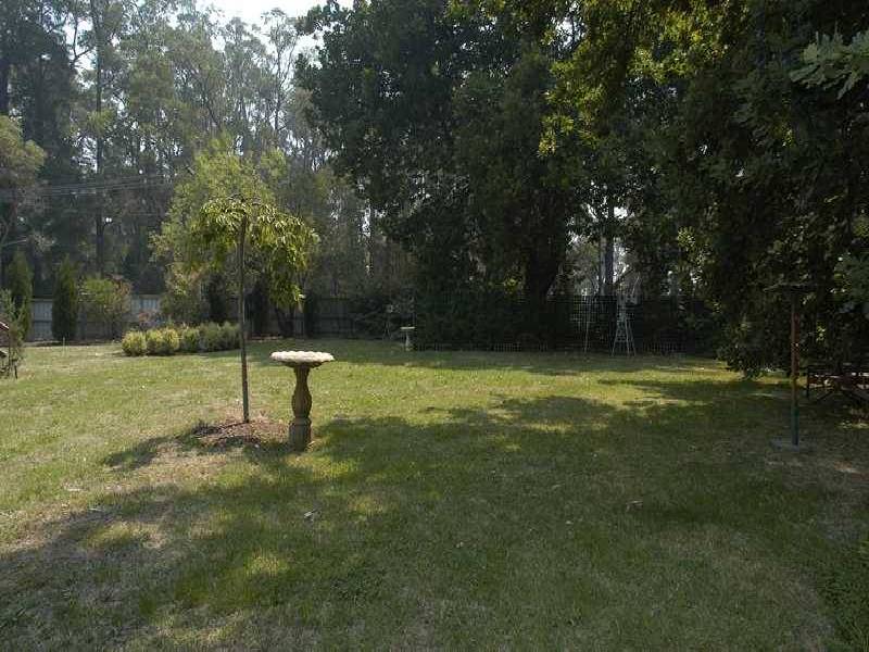 2 Avon Road, Avonsleigh VIC 3782
