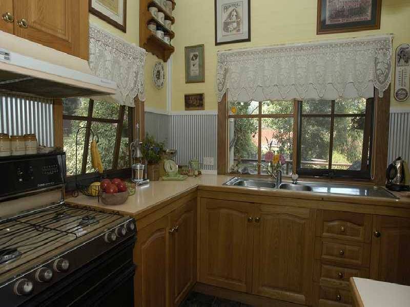 2 Avon Road, Avonsleigh VIC 3782