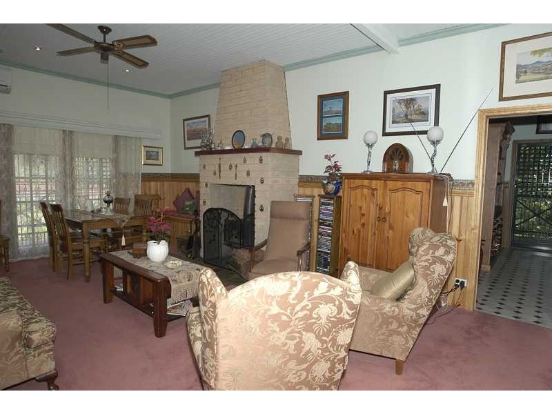 2 Avon Road, Avonsleigh VIC 3782