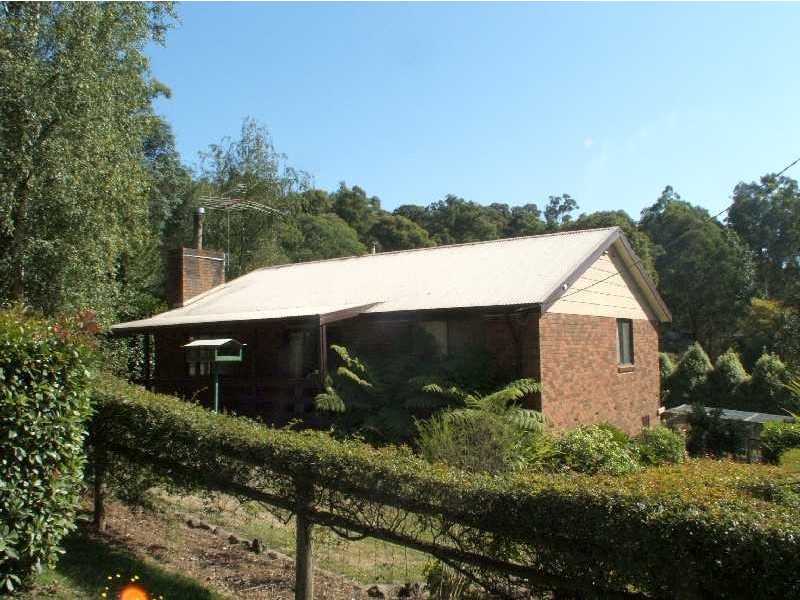 17 Glen Road, Cockatoo VIC 3781