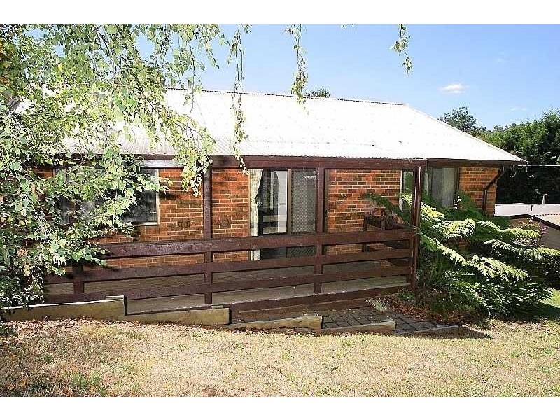 17 Glen Road, Cockatoo VIC 3781