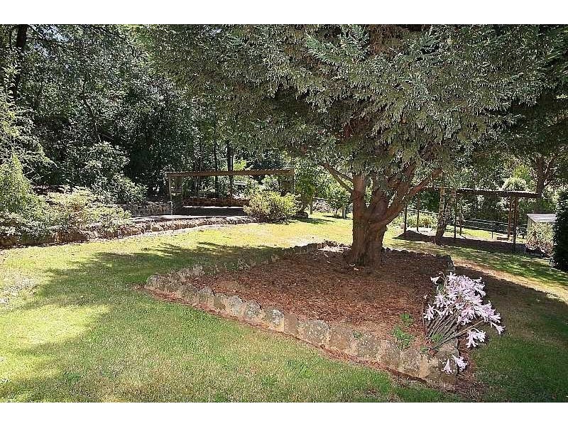 17 Glen Road, Cockatoo VIC 3781