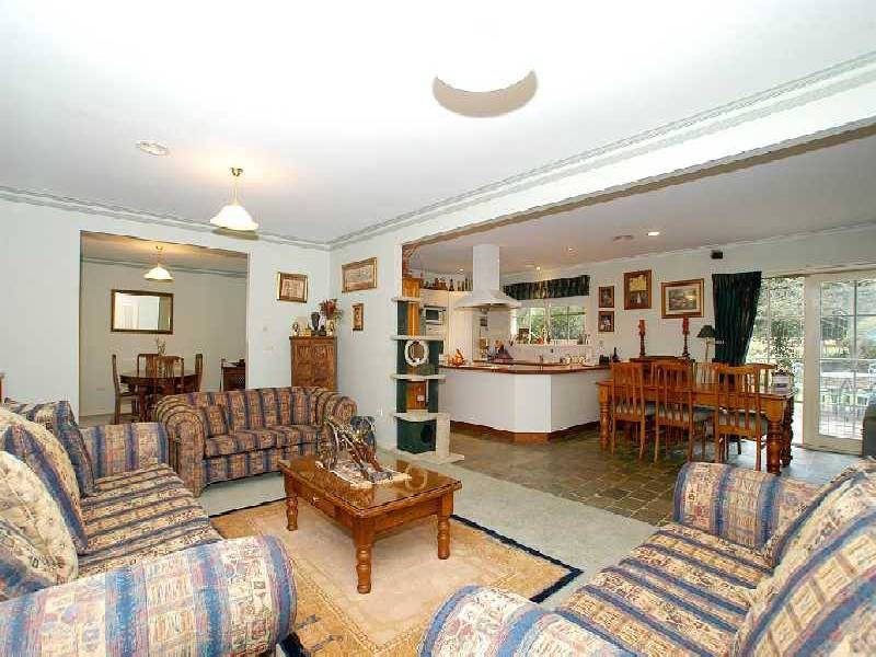 224 Harkaway Road, Harkaway VIC 3806