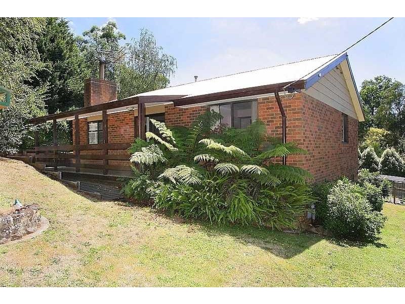 17 Glen Road, Cockatoo VIC 3781