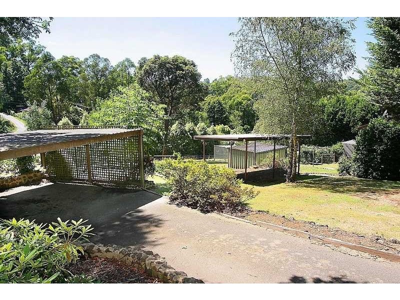 17 Glen Road, Cockatoo VIC 3781
