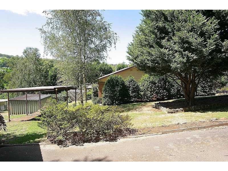 17 Glen Road, Cockatoo VIC 3781