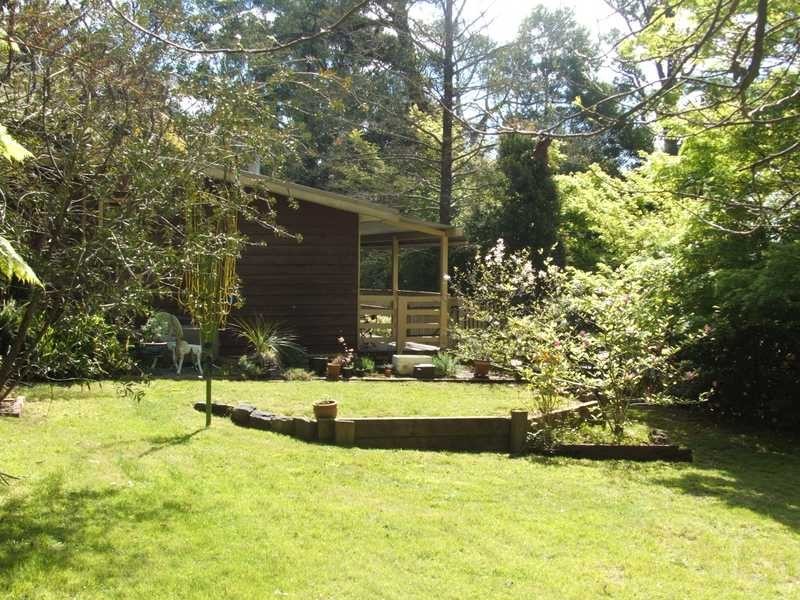 27 Viewhill Road, Cockatoo VIC 3781