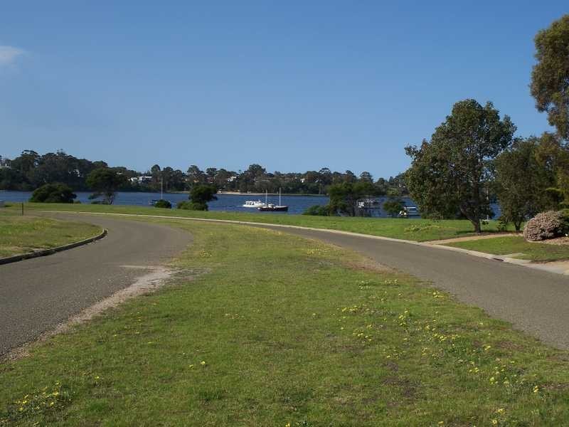 35 Lakeshore Drive, Newlands Arm VIC 3875