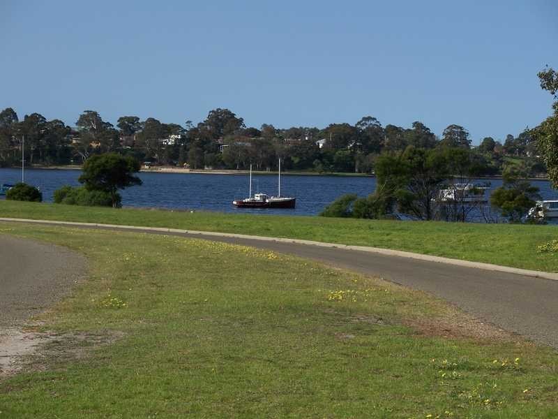 35 Lakeshore Drive, Newlands Arm VIC 3875