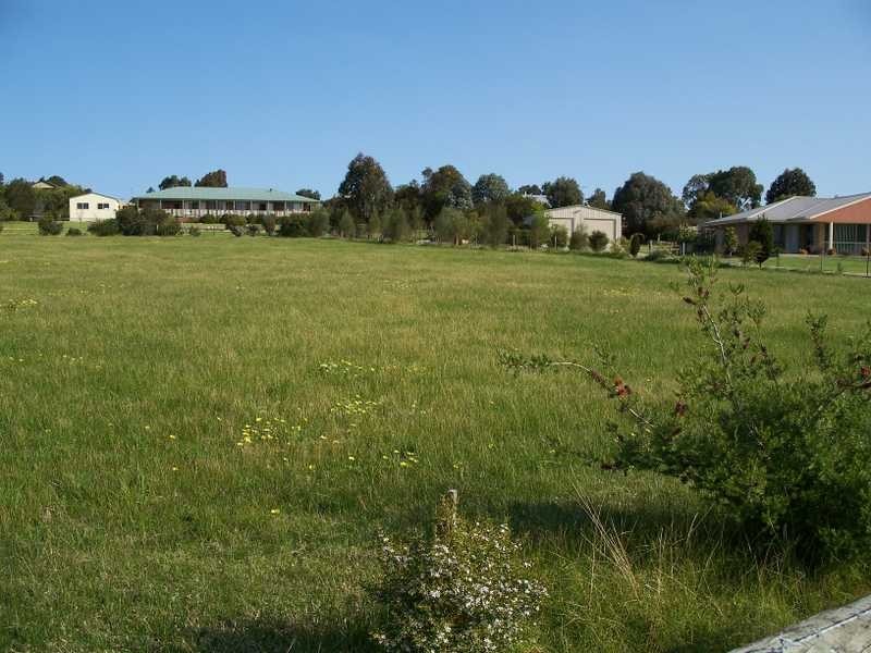 20 Mallard Close, Newlands Arm VIC 3875