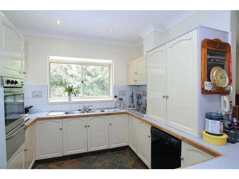 14 Station Avenue, Emerald VIC 3782