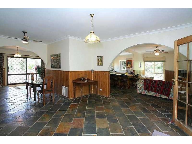 14 Station Avenue, Emerald VIC 3782