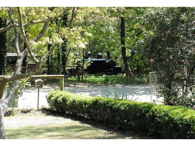 14 Station Avenue, Emerald VIC 3782