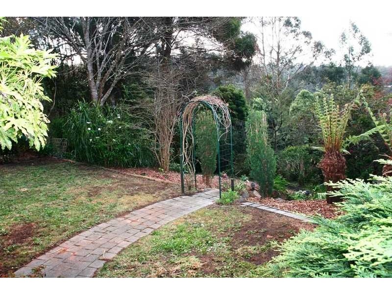 10 St James Avenue, Kallista VIC 3791