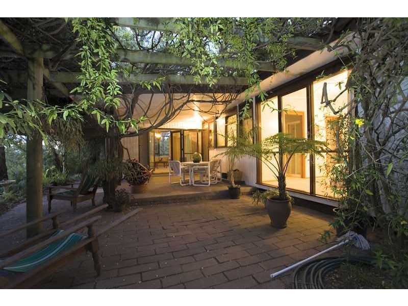 61 Warrawee Avenue, Beaconsfield VIC 3807