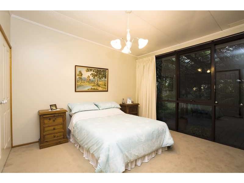61 Warrawee Avenue, Beaconsfield VIC 3807