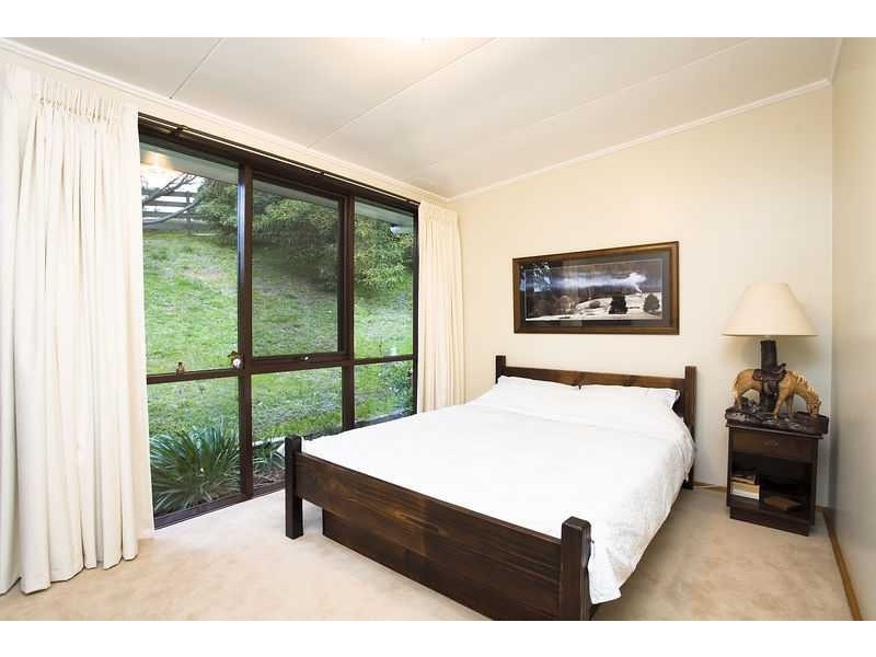 61 Warrawee Avenue, Beaconsfield VIC 3807