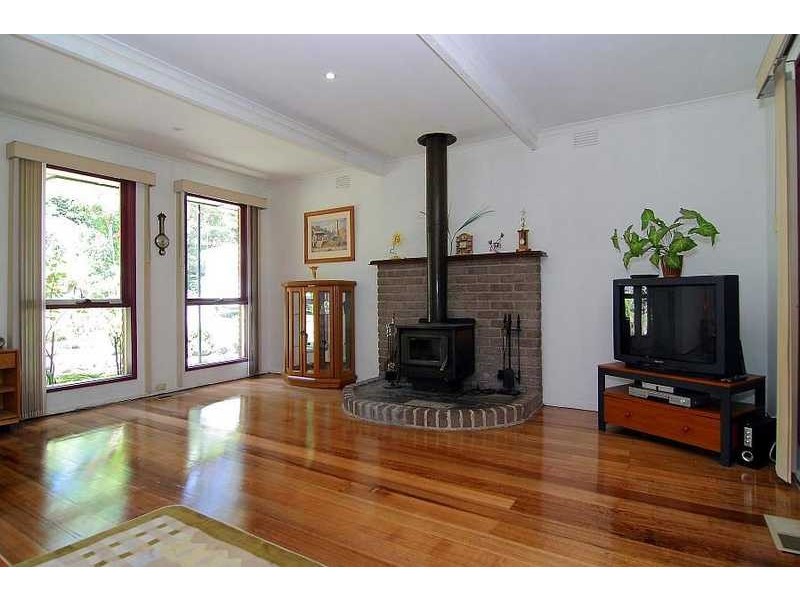 123 Woori Yallock Road, Cockatoo VIC 3781