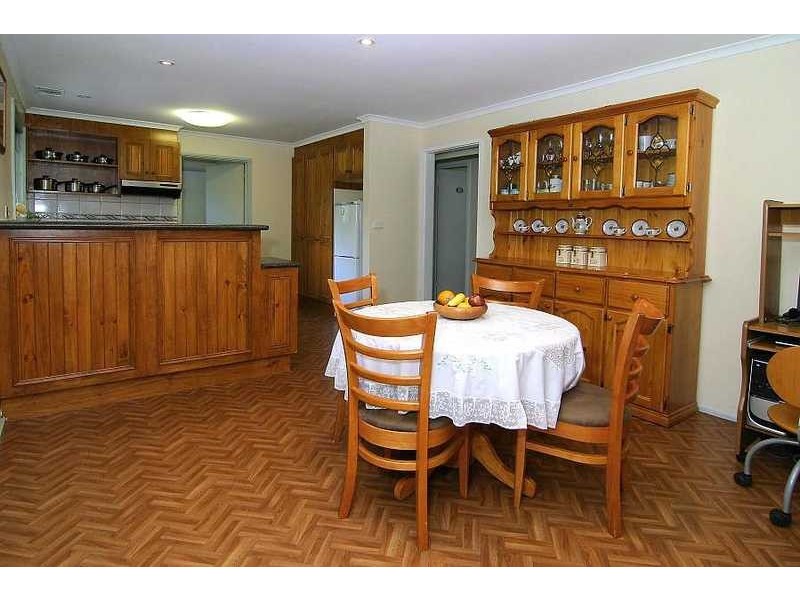 123 Woori Yallock Road, Cockatoo VIC 3781